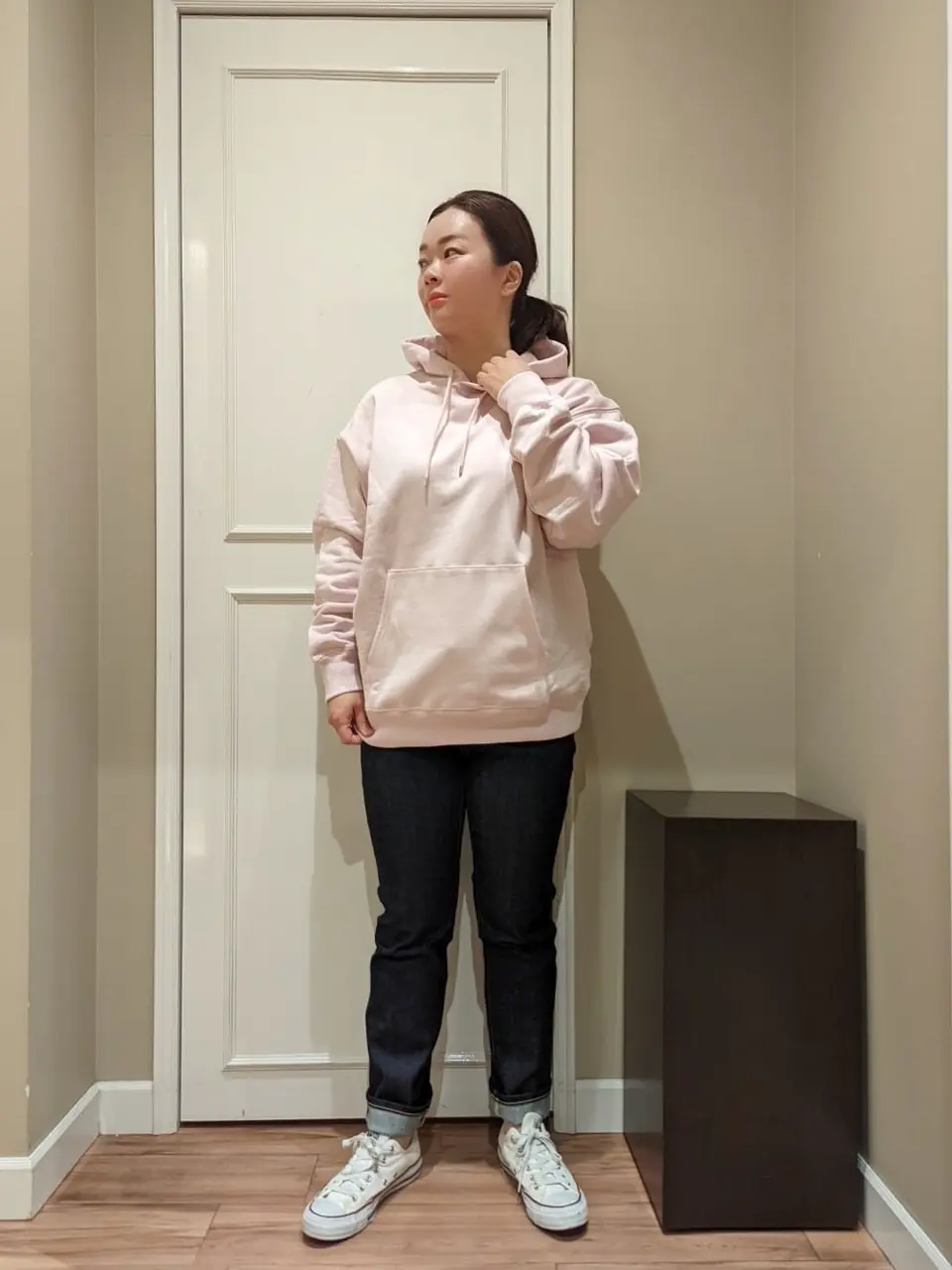  スタッフn コーディネート画像