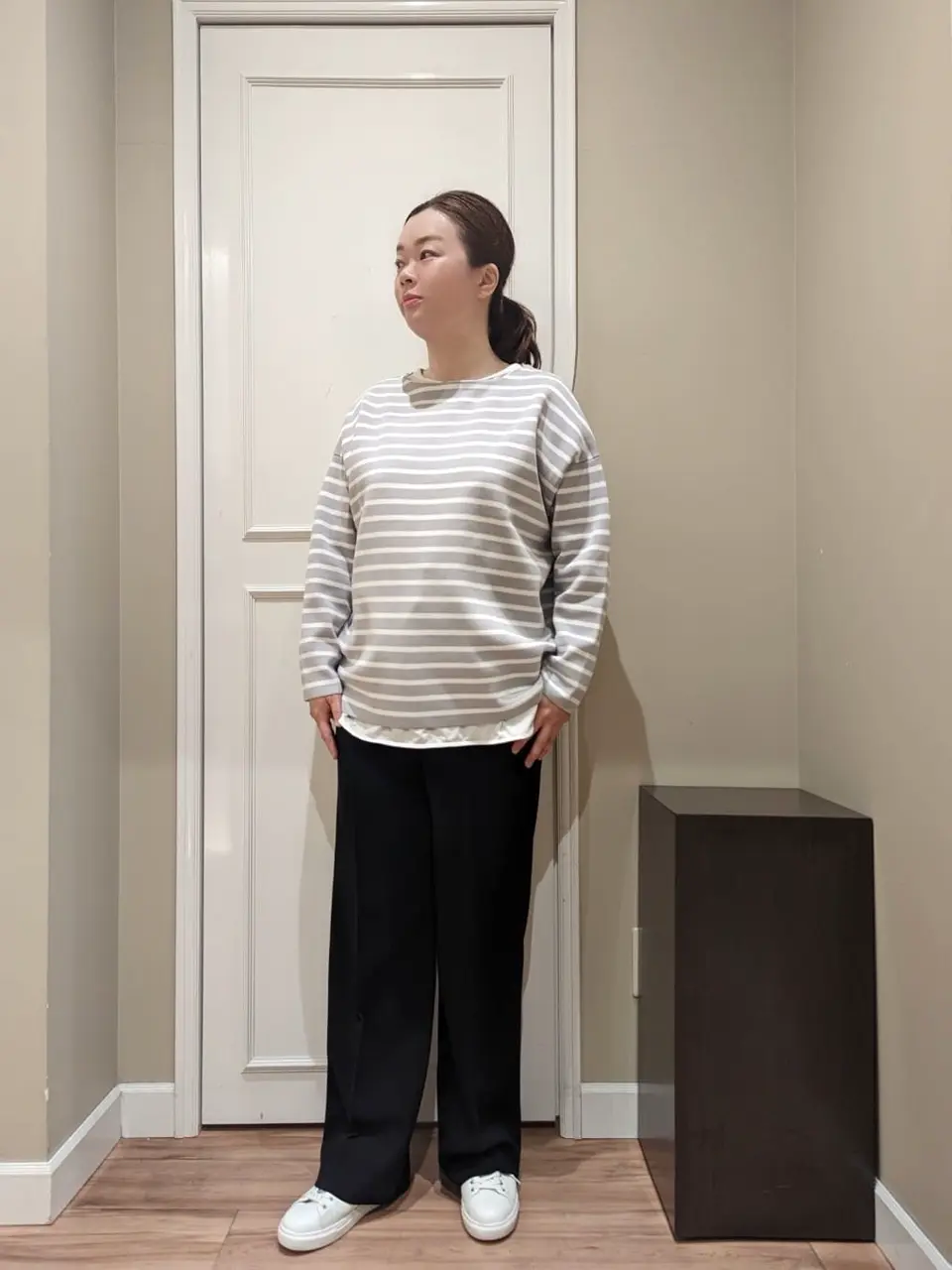  スタッフn コーディネート画像