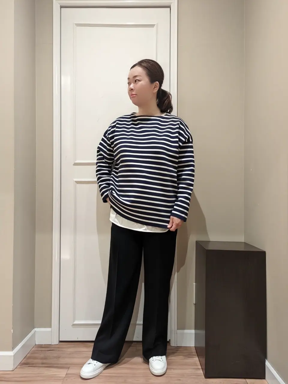  スタッフn コーディネート画像