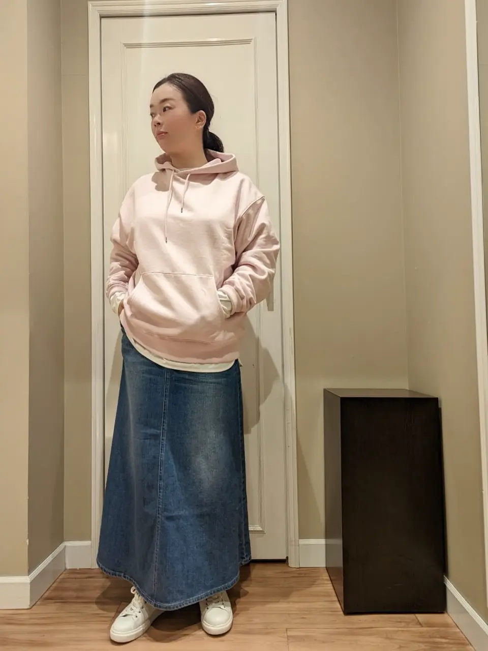  スタッフn コーディネート画像