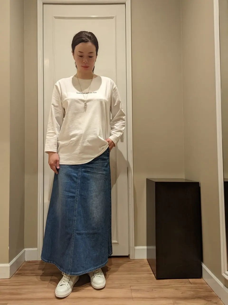  スタッフn コーディネート画像