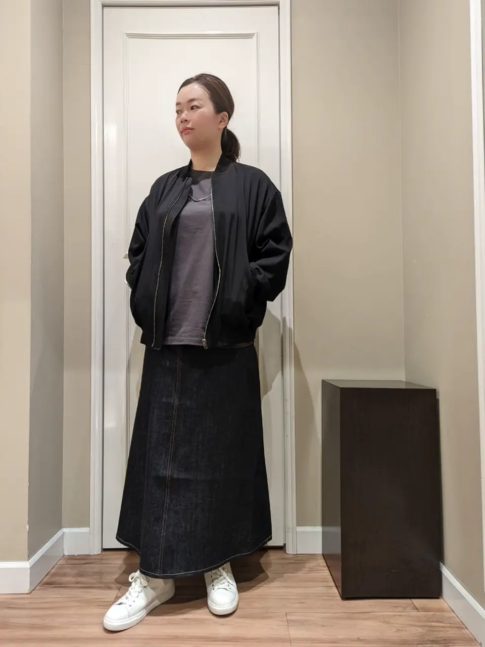  スタッフn コーディネート画像