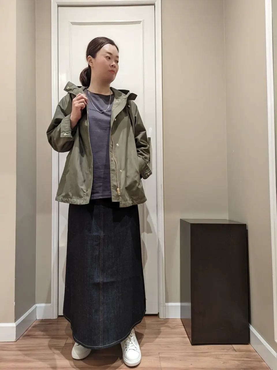  スタッフn コーディネート画像