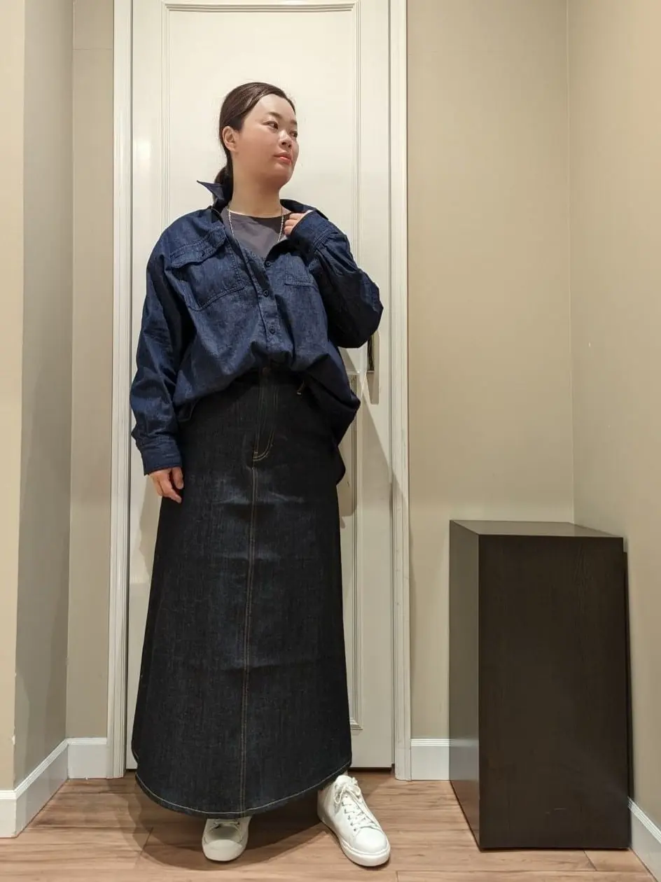  スタッフn コーディネート画像