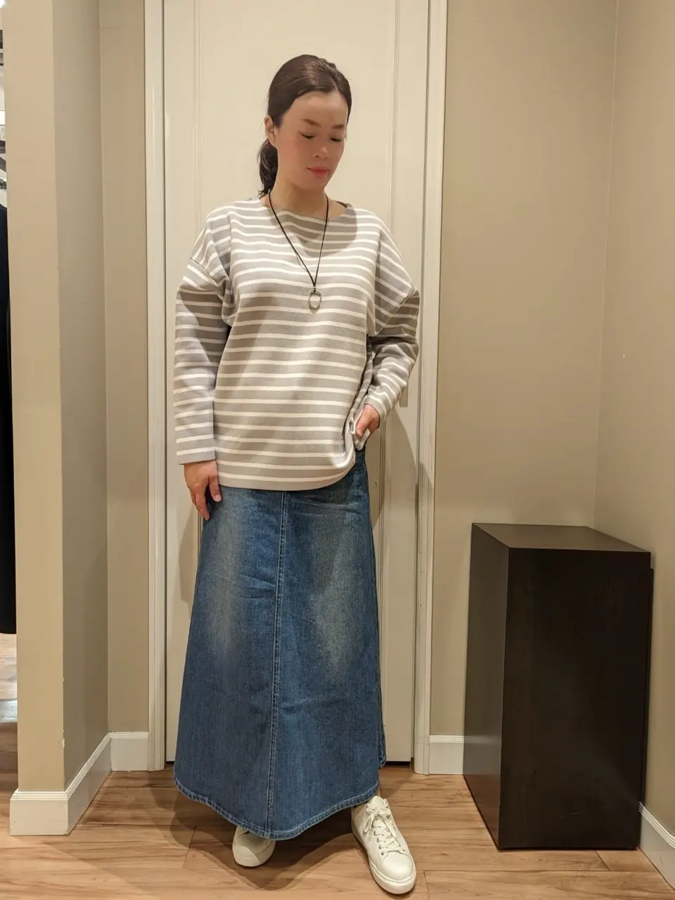  スタッフn コーディネート画像