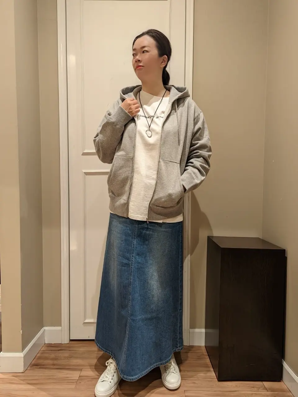  スタッフn コーディネート画像