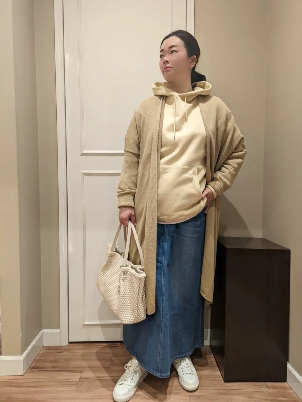  スタッフn コーディネート画像