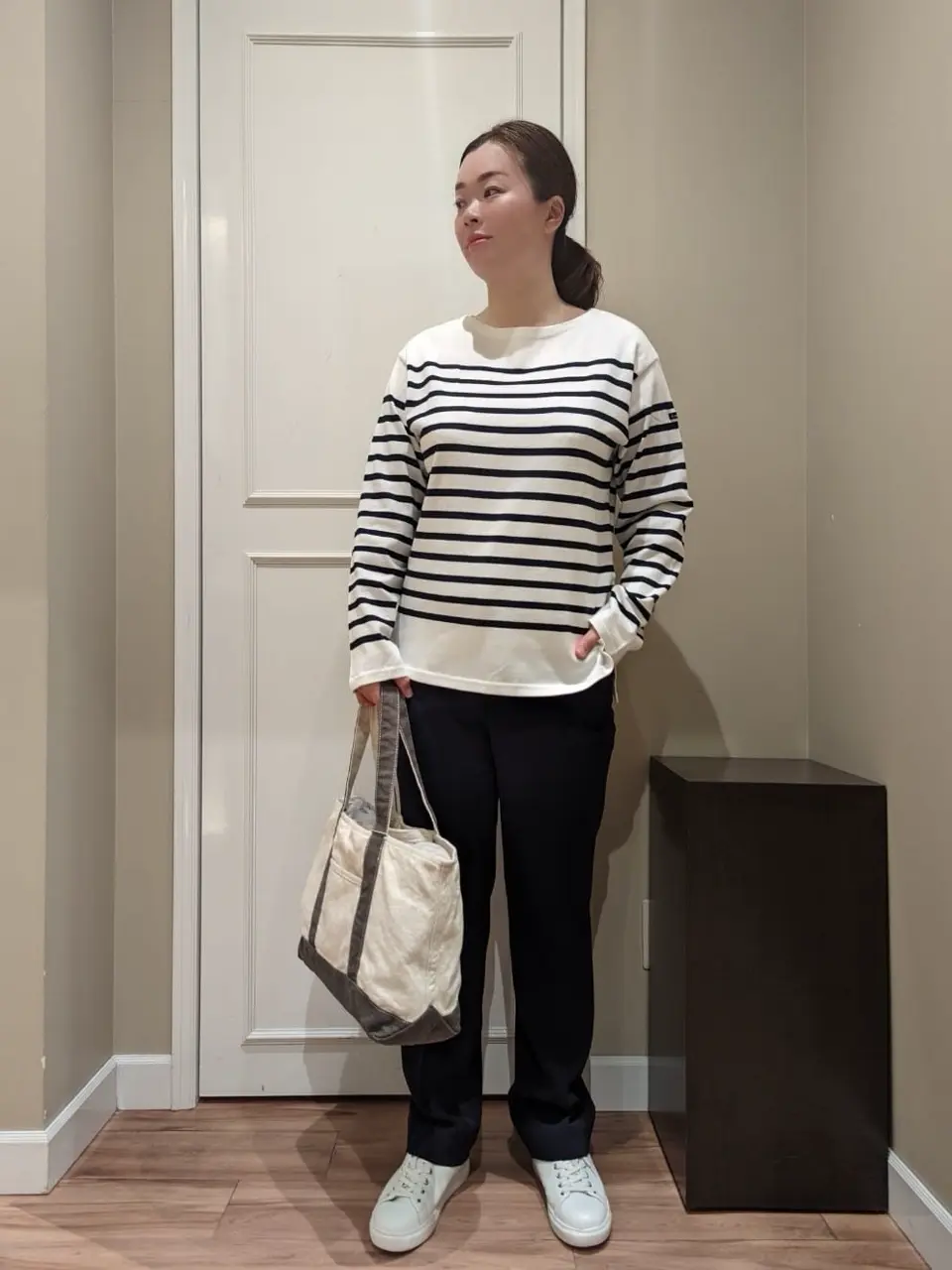  スタッフn コーディネート画像