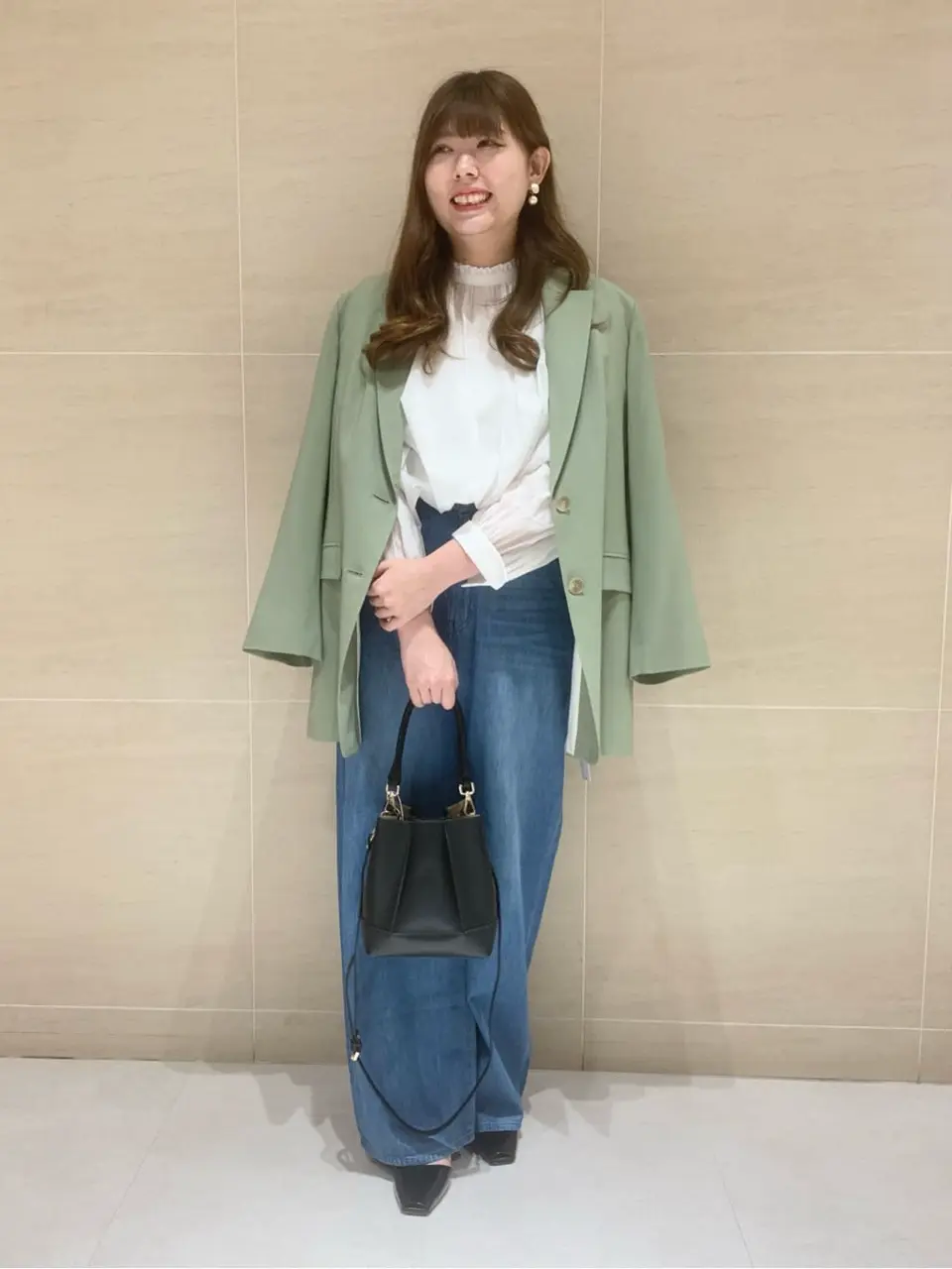  出口 コーディネート画像