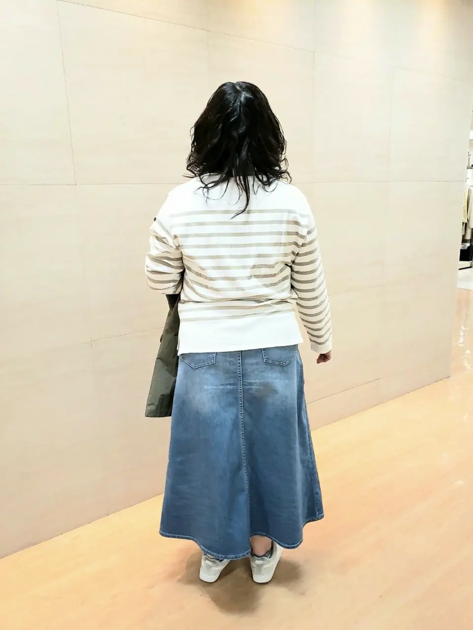 23区 L 菅野 コーディネート画像