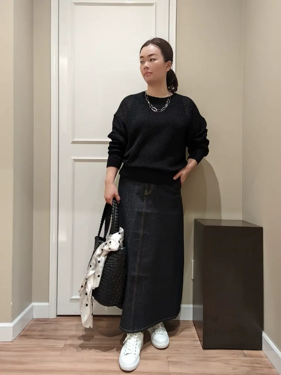  スタッフn コーディネート画像