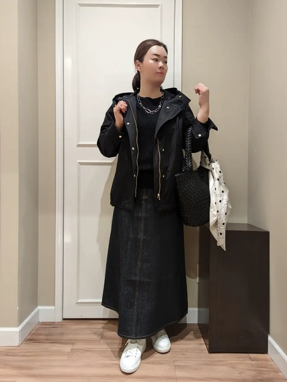  スタッフn コーディネート画像