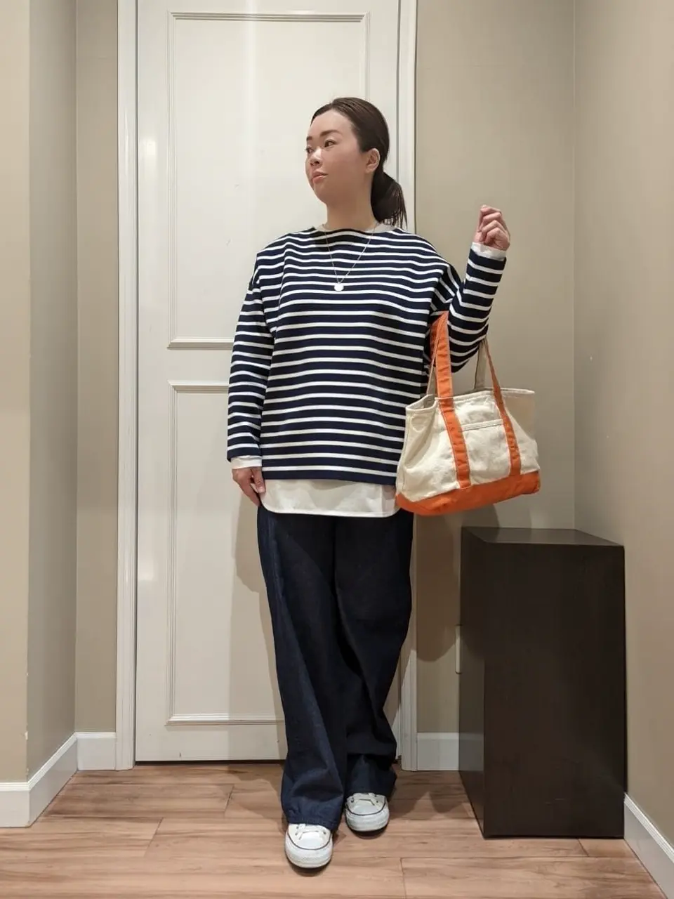  スタッフn コーディネート画像