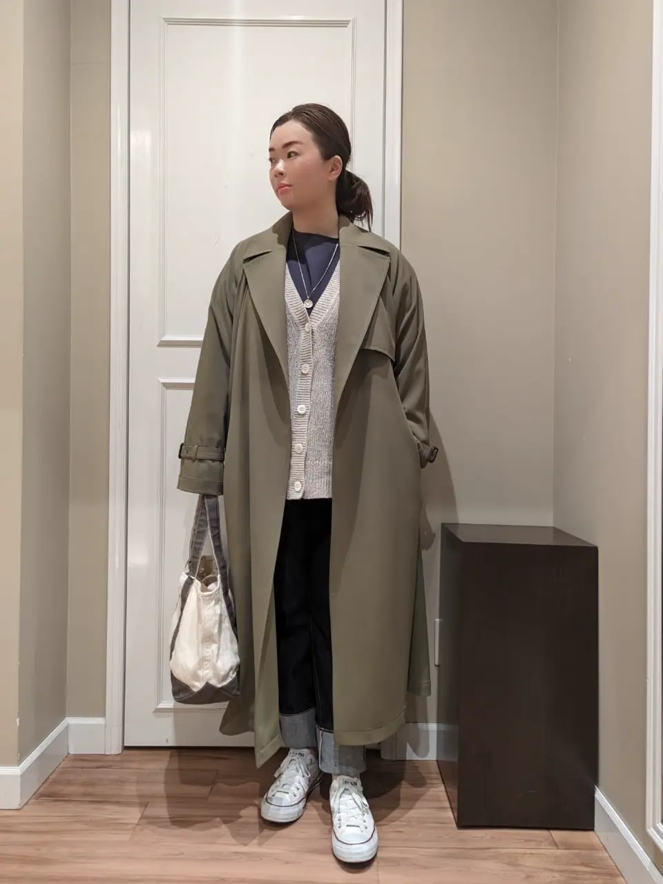  スタッフn コーディネート画像