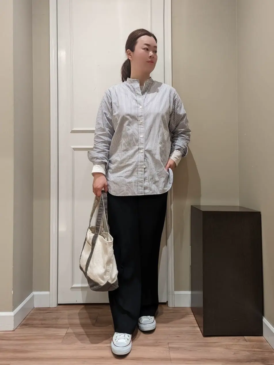  スタッフn コーディネート画像