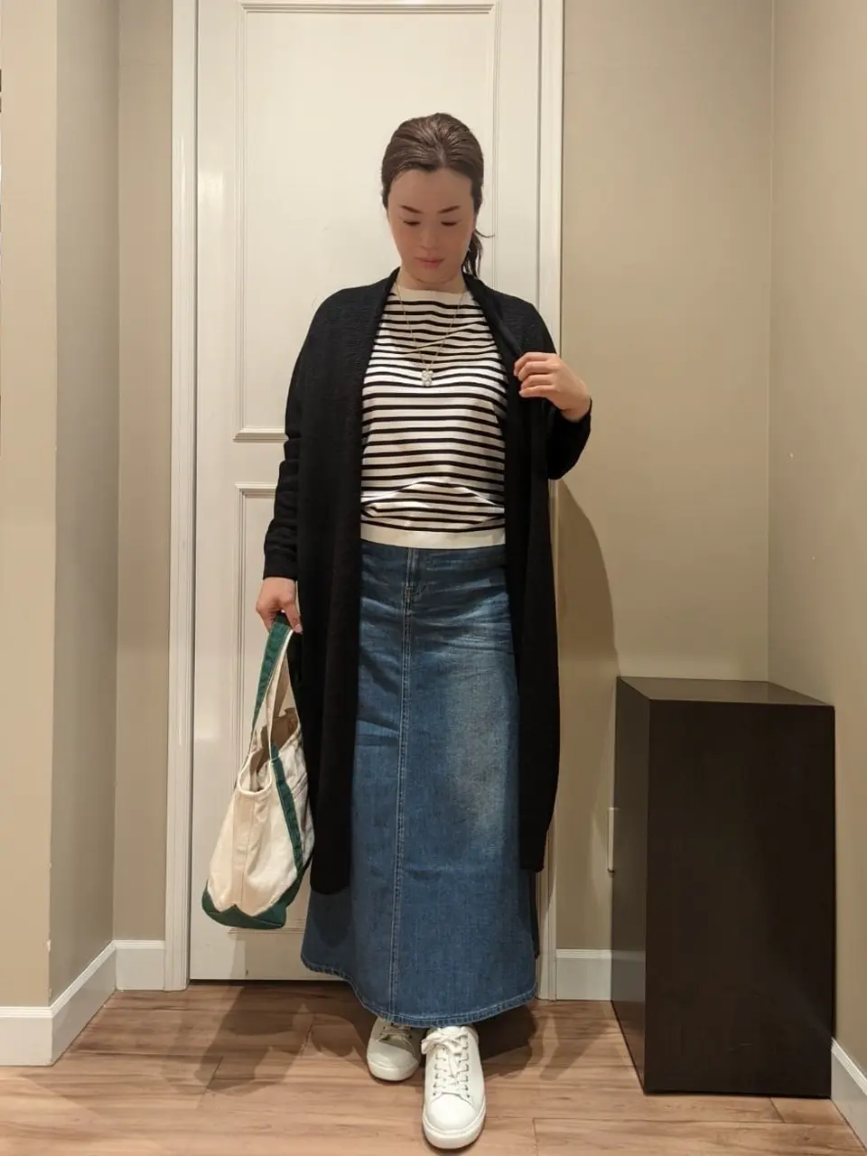  スタッフn コーディネート画像