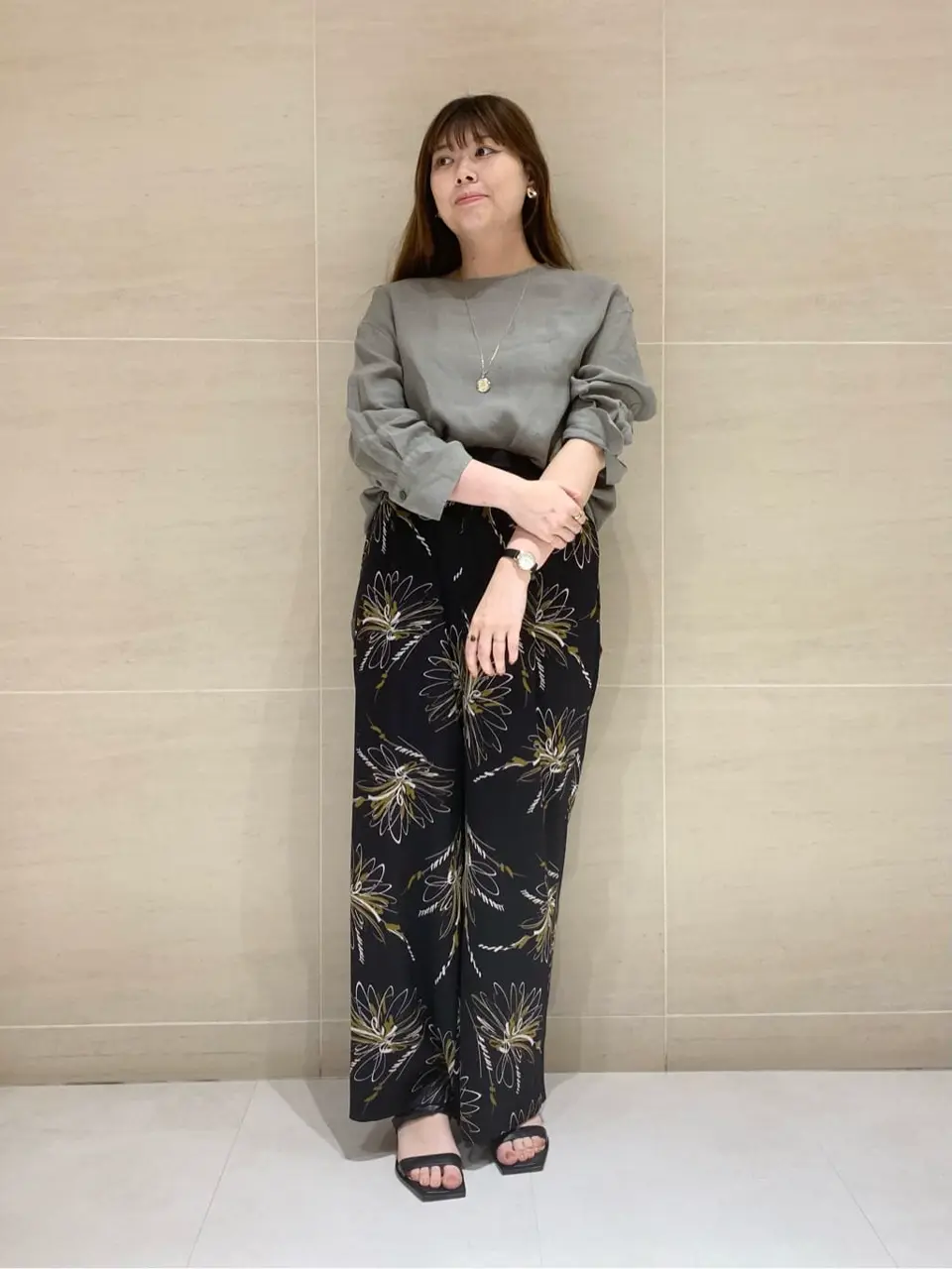  出口 コーディネート画像