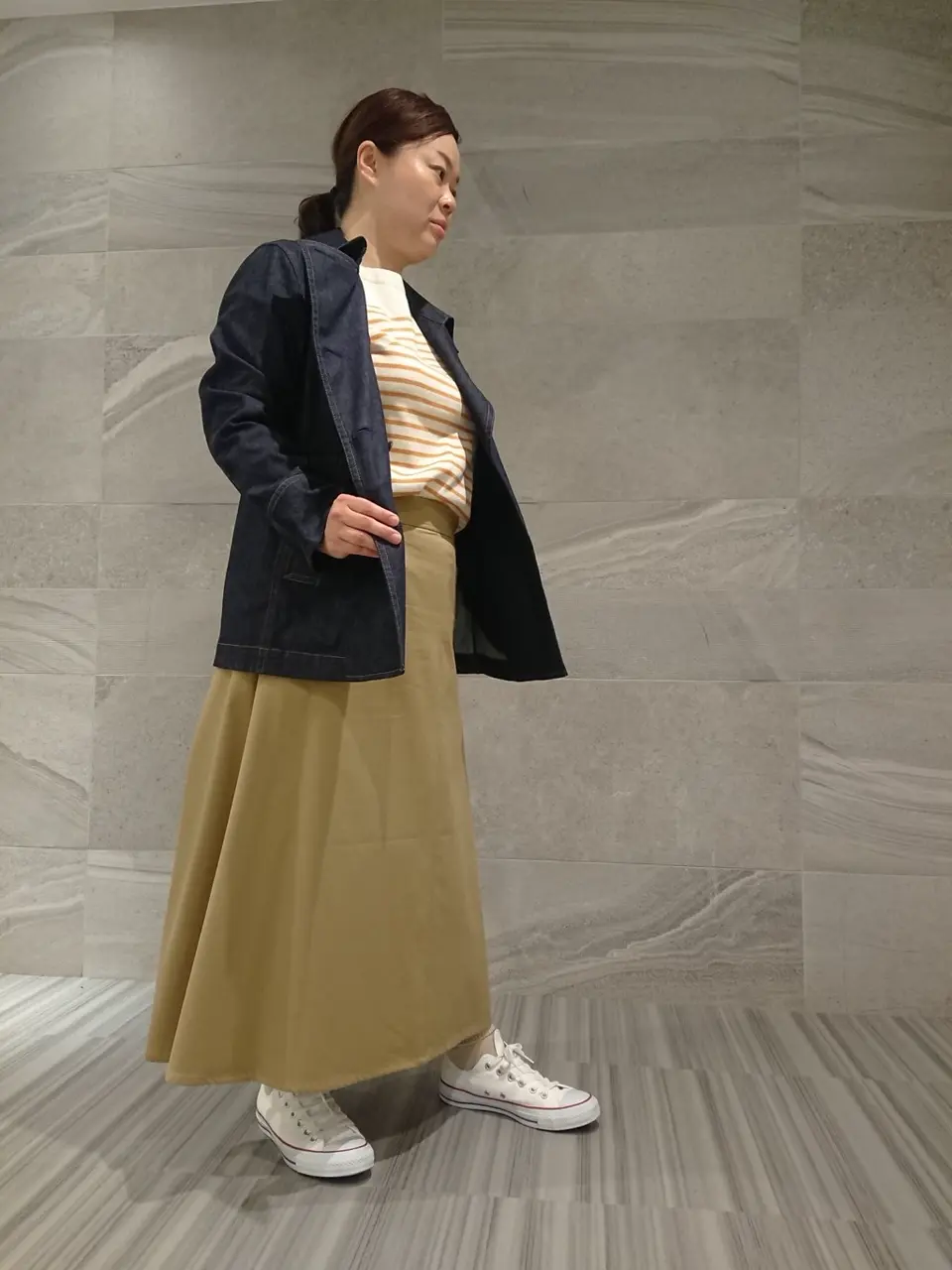  スタッフn コーディネート画像