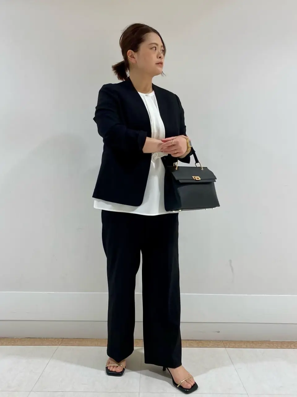  上山 コーディネート画像