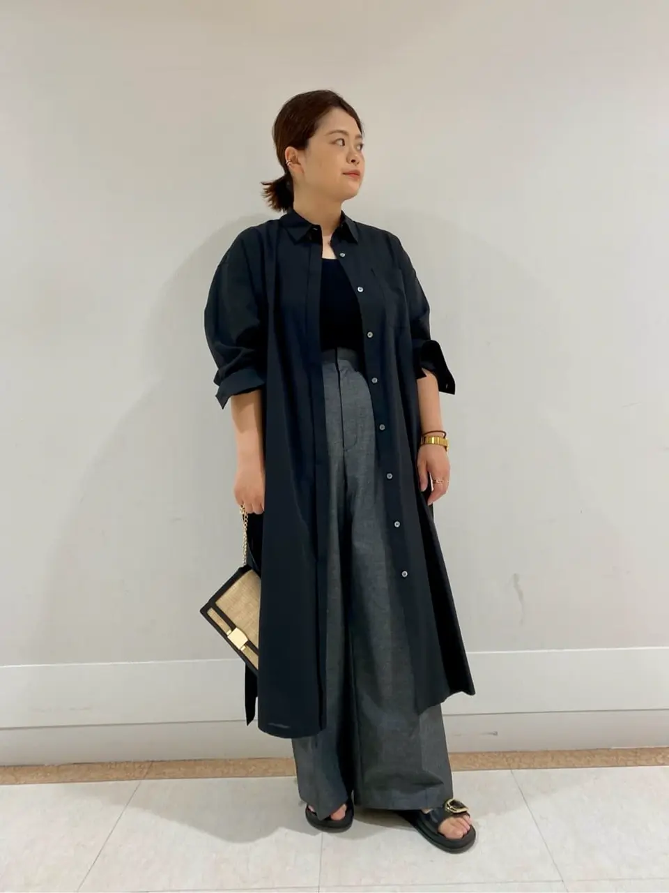  上山 コーディネート画像