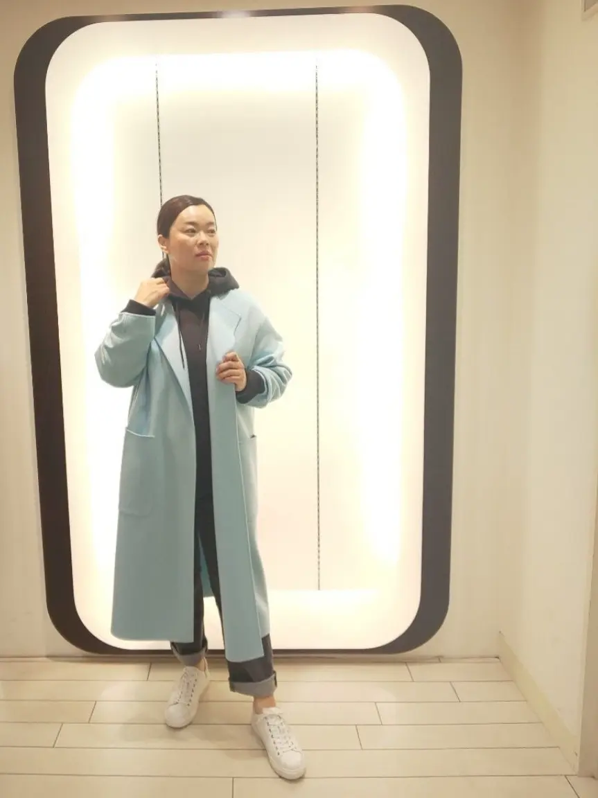  スタッフn コーディネート画像