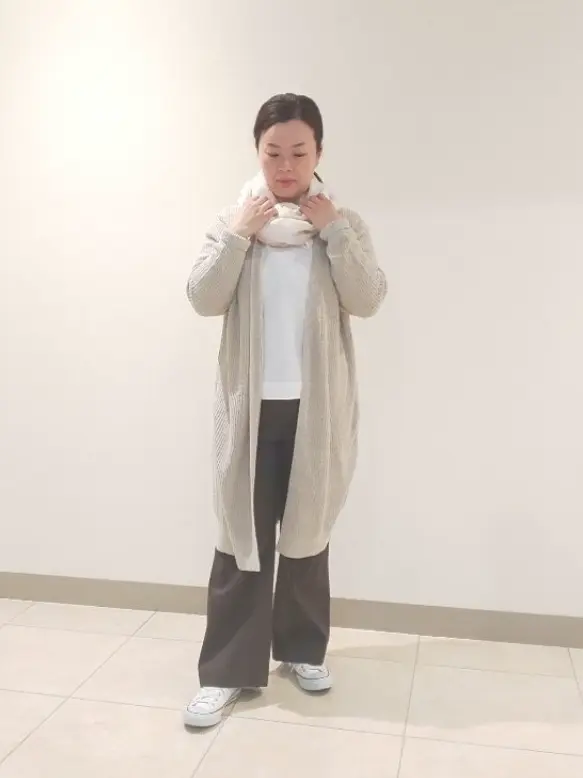  スタッフn コーディネート画像