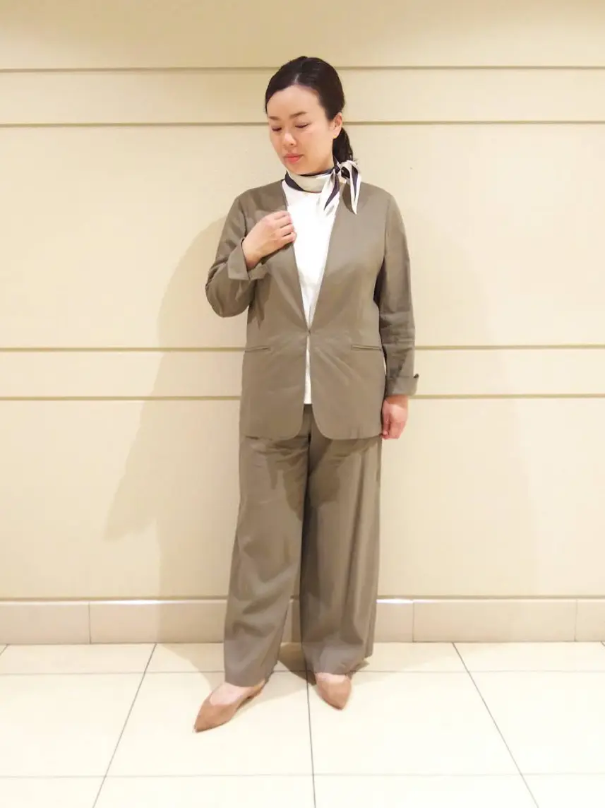  スタッフn コーディネート画像