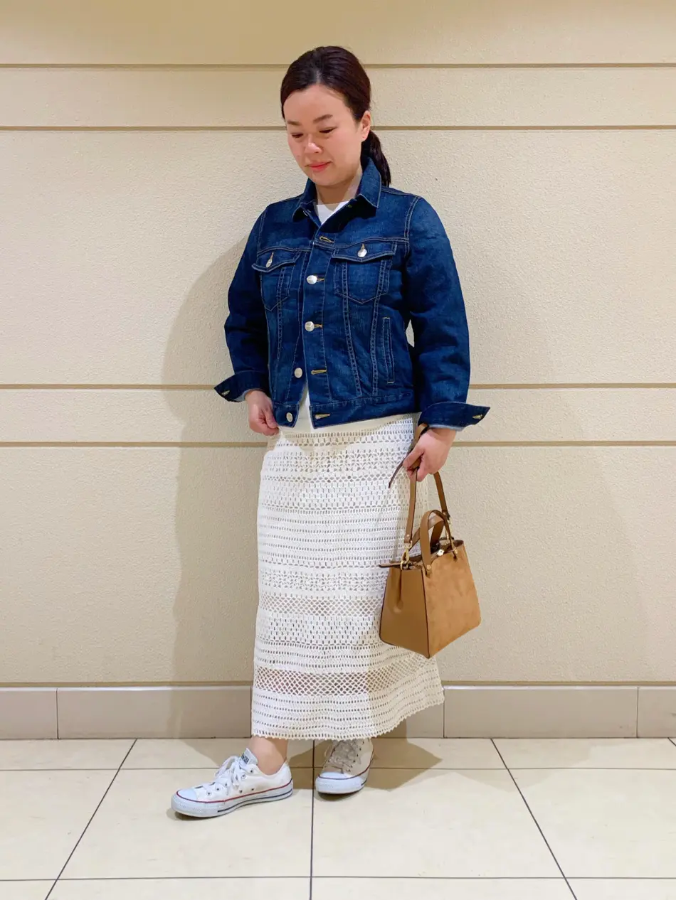  スタッフn コーディネート画像