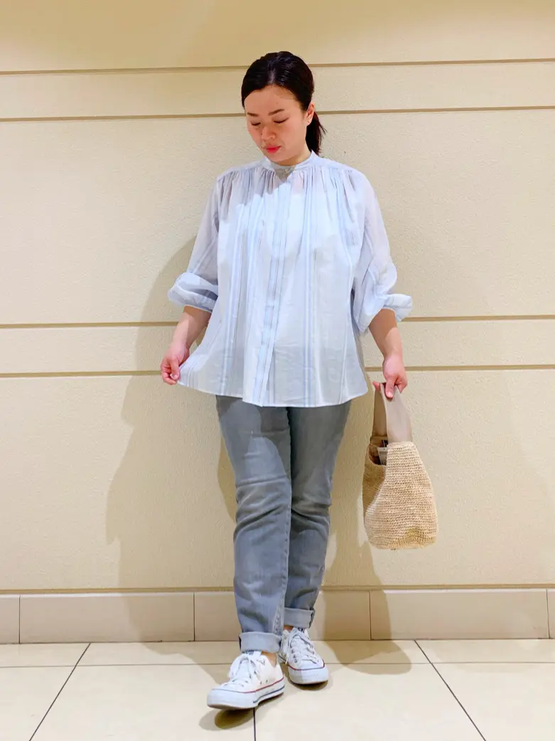  スタッフn コーディネート画像