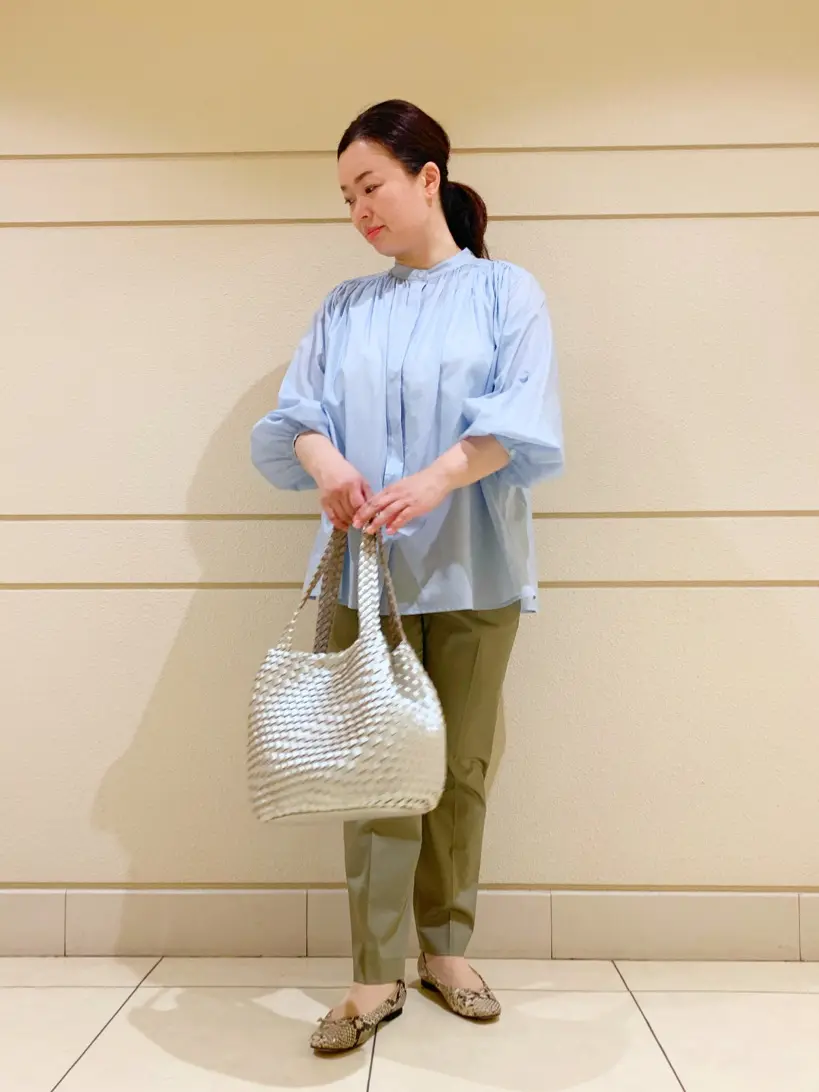  スタッフn コーディネート画像