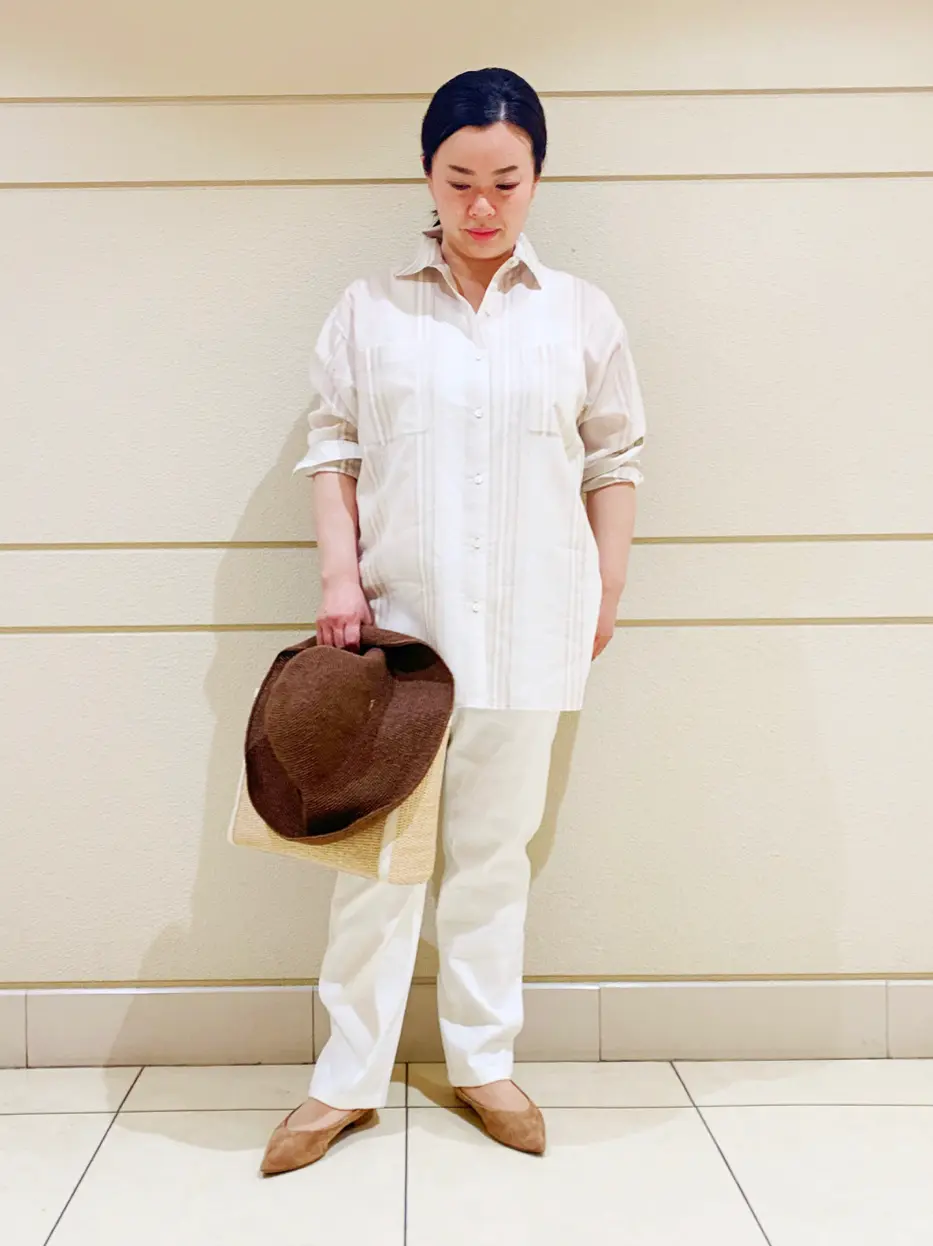  スタッフn コーディネート画像