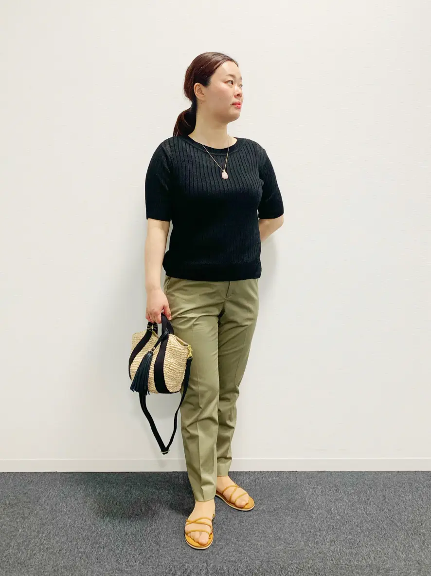  スタッフn コーディネート画像