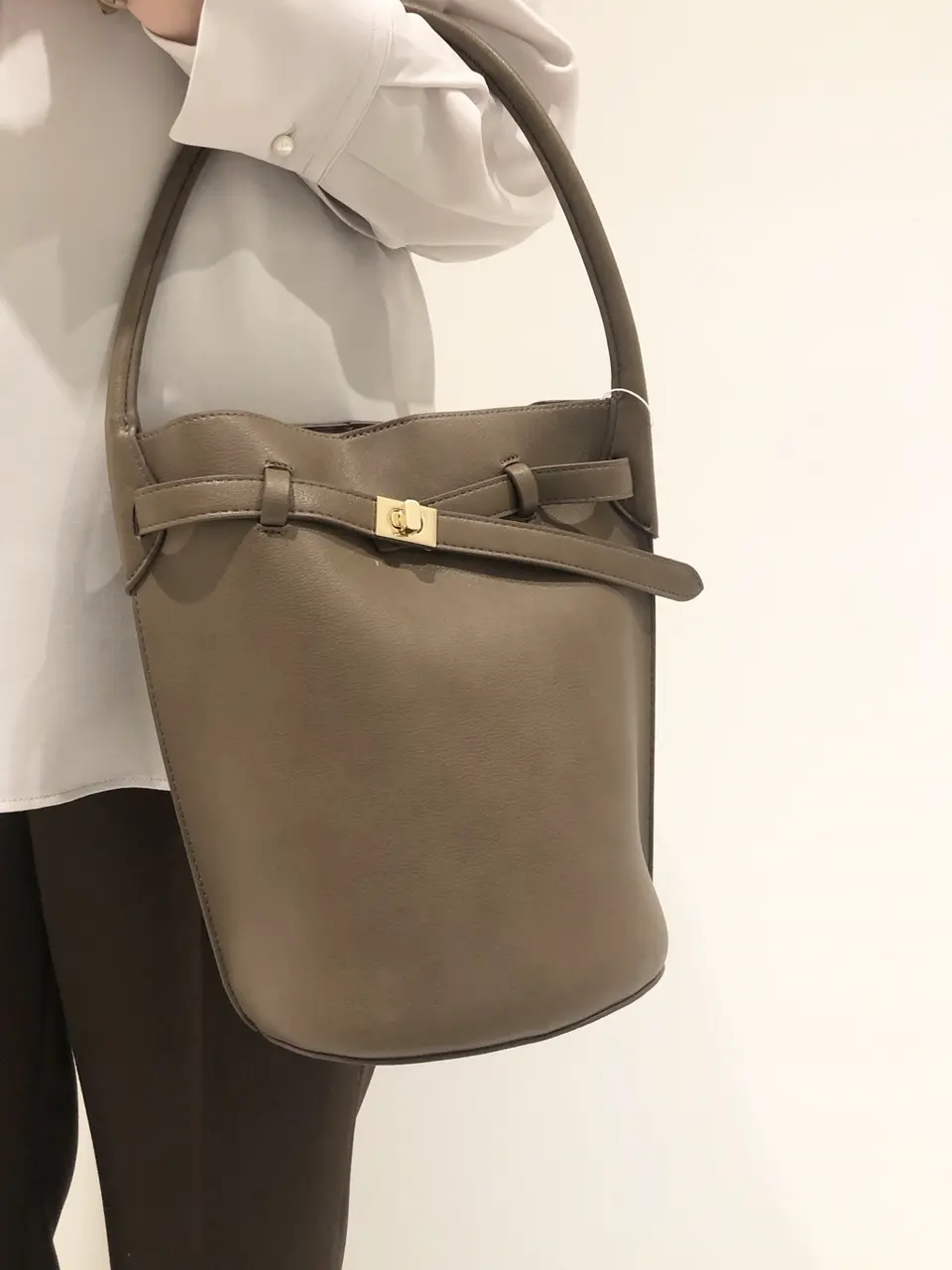 23区 L 近藤 コーディネート画像