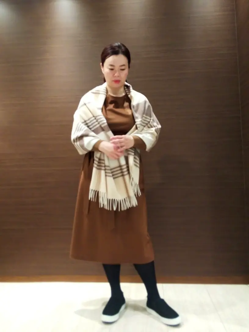  スタッフn コーディネート画像