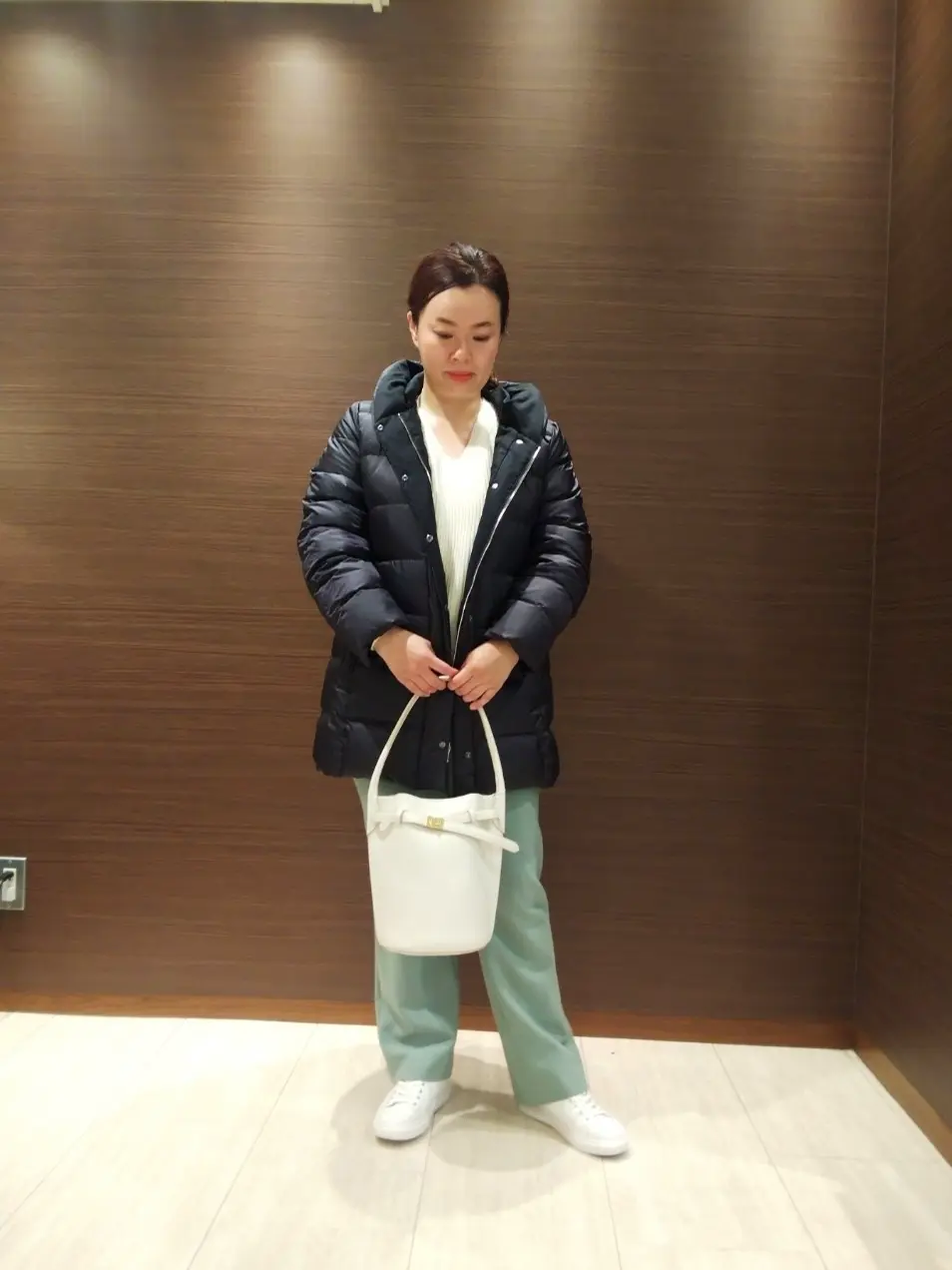  スタッフn コーディネート画像