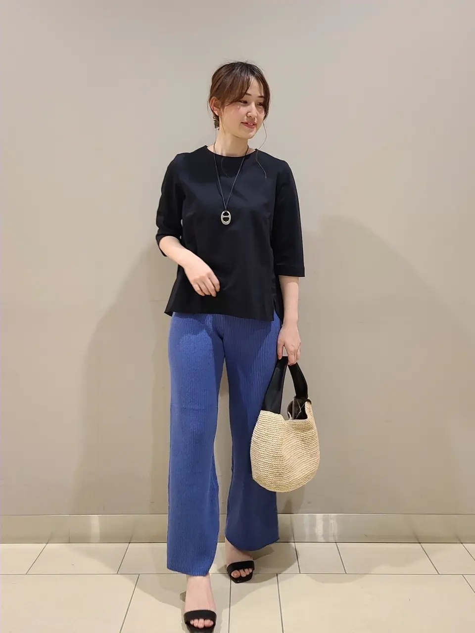  スタッフ. コーディネート画像