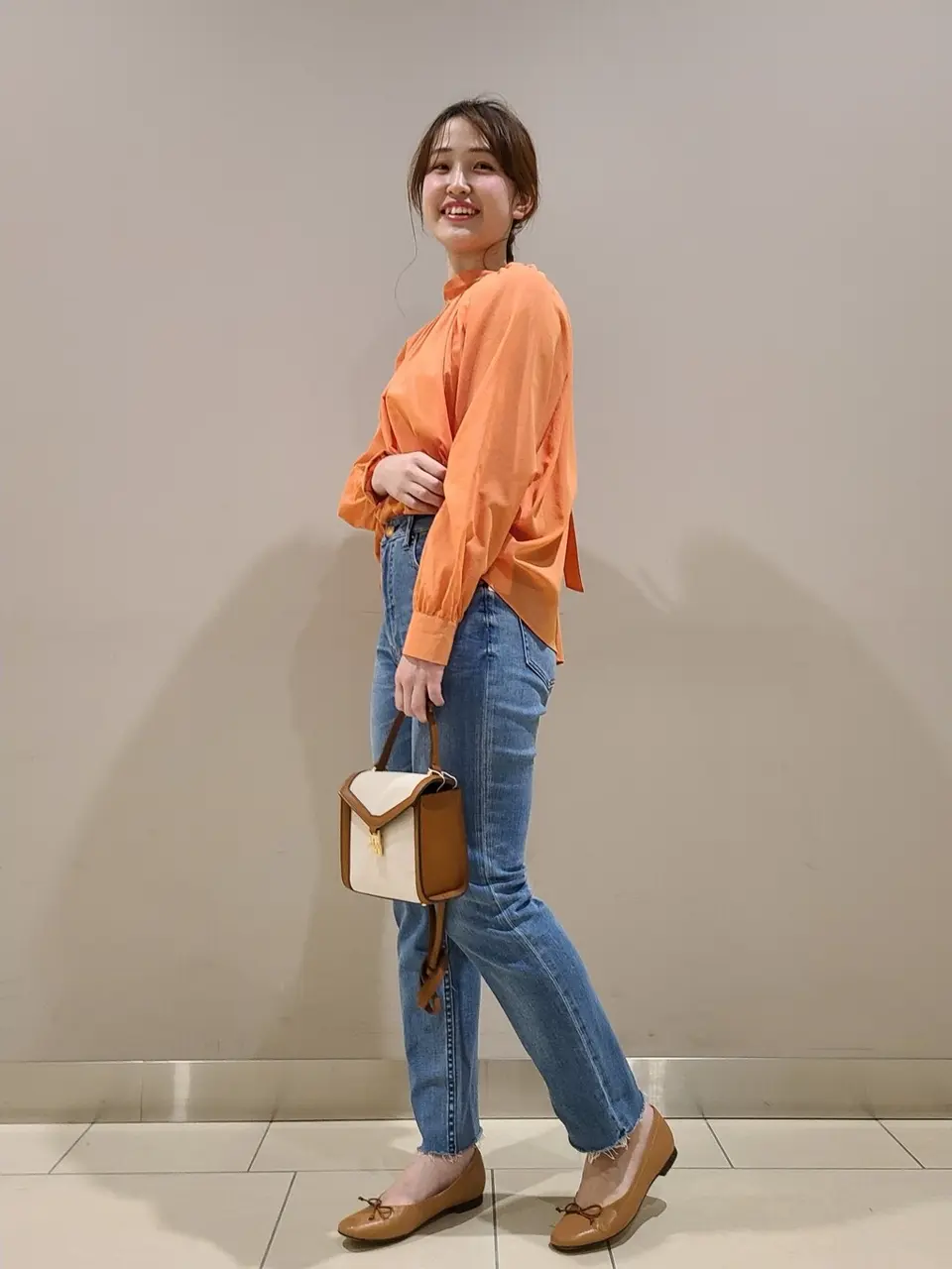  スタッフ. コーディネート画像