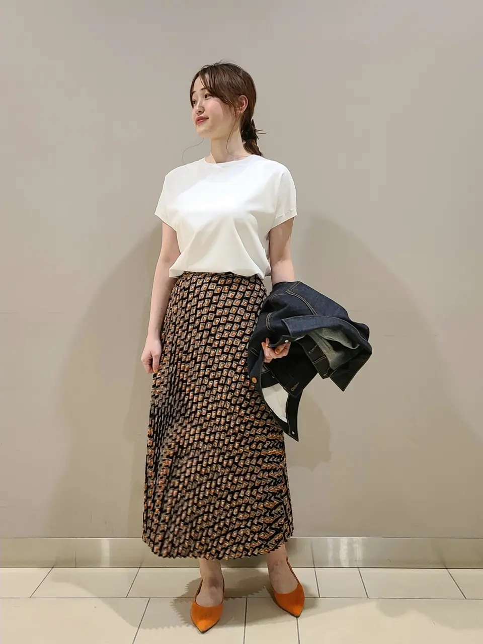  スタッフ. コーディネート画像