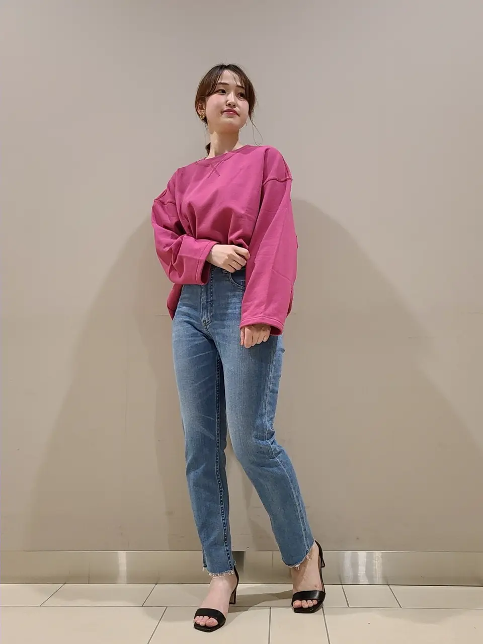  スタッフ. コーディネート画像