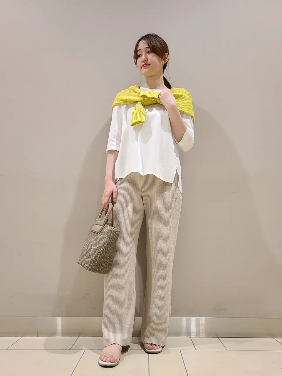  スタッフ. コーディネート画像