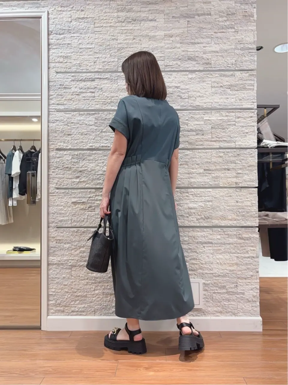 23区 犬塚 コーディネート画像