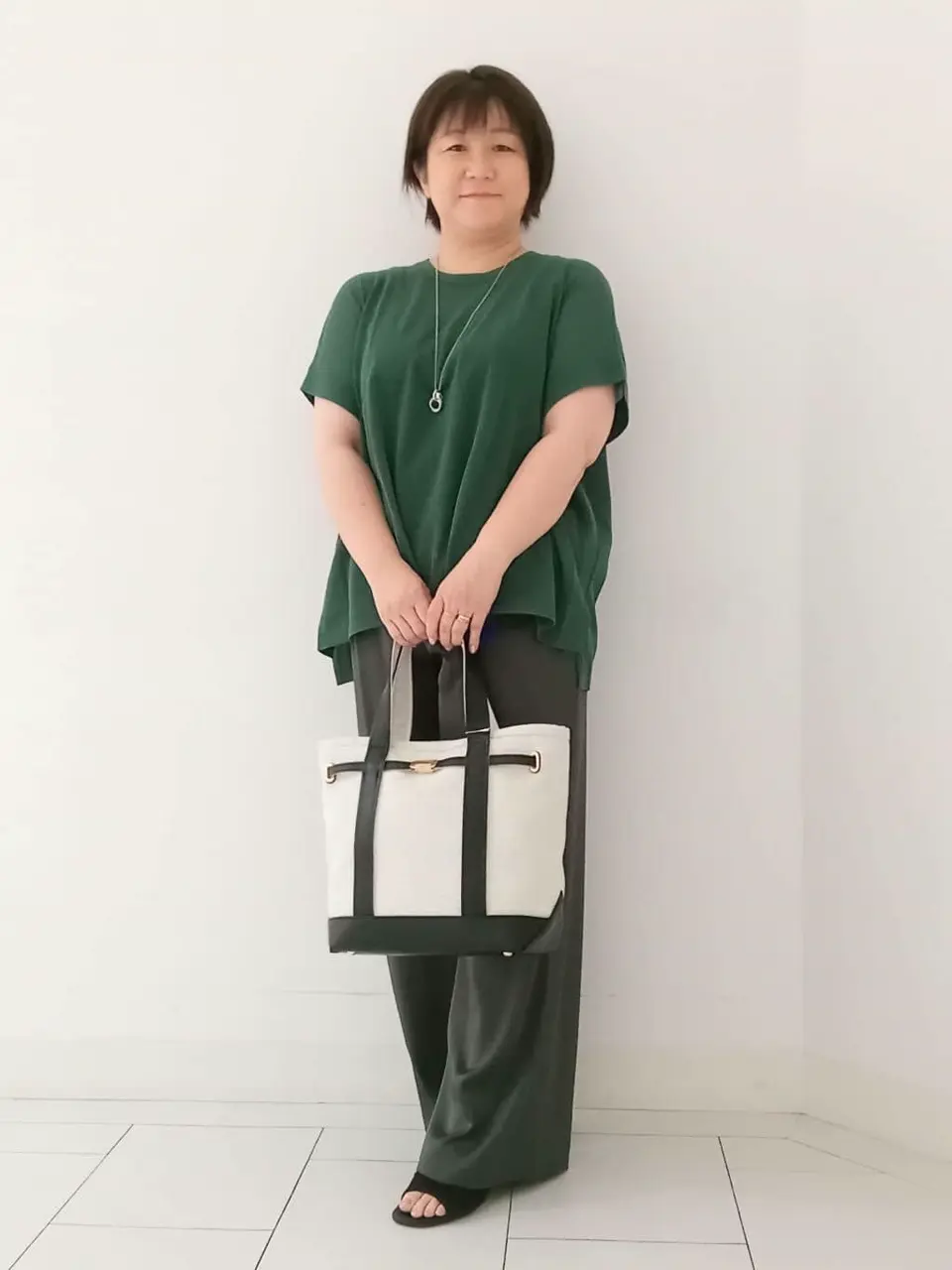  影 コーディネート画像