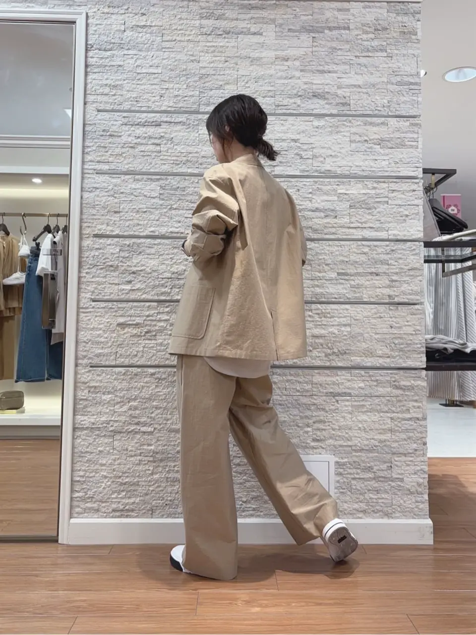 23区 犬塚 コーディネート画像