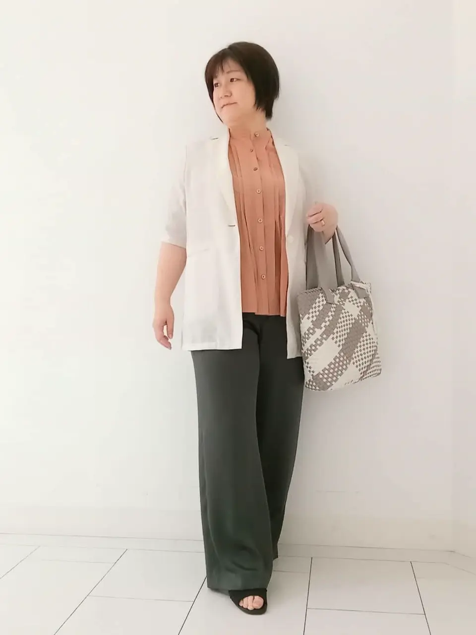  影 コーディネート画像