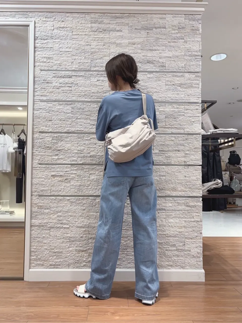 23区 犬塚 コーディネート画像