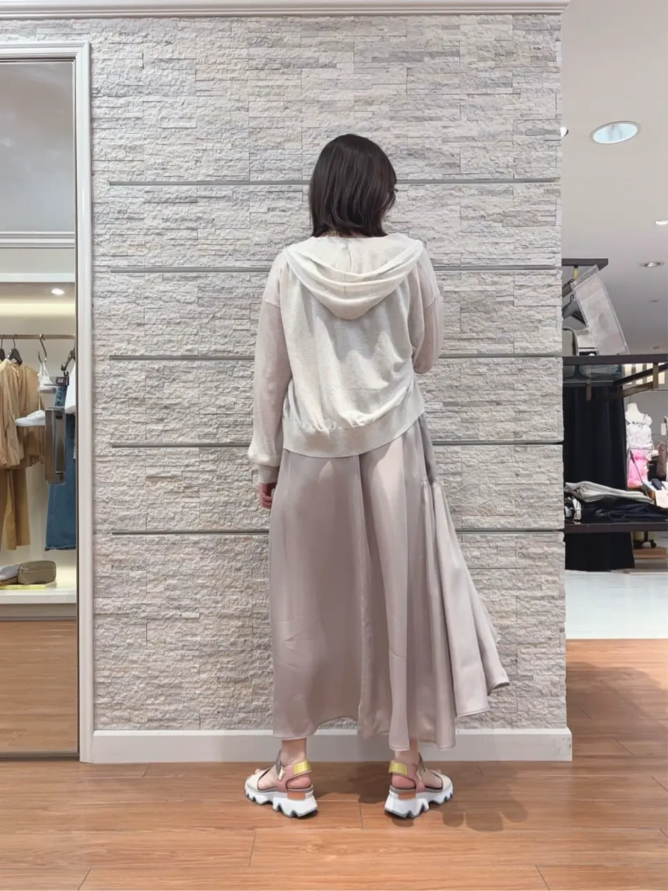 23区 犬塚 コーディネート画像