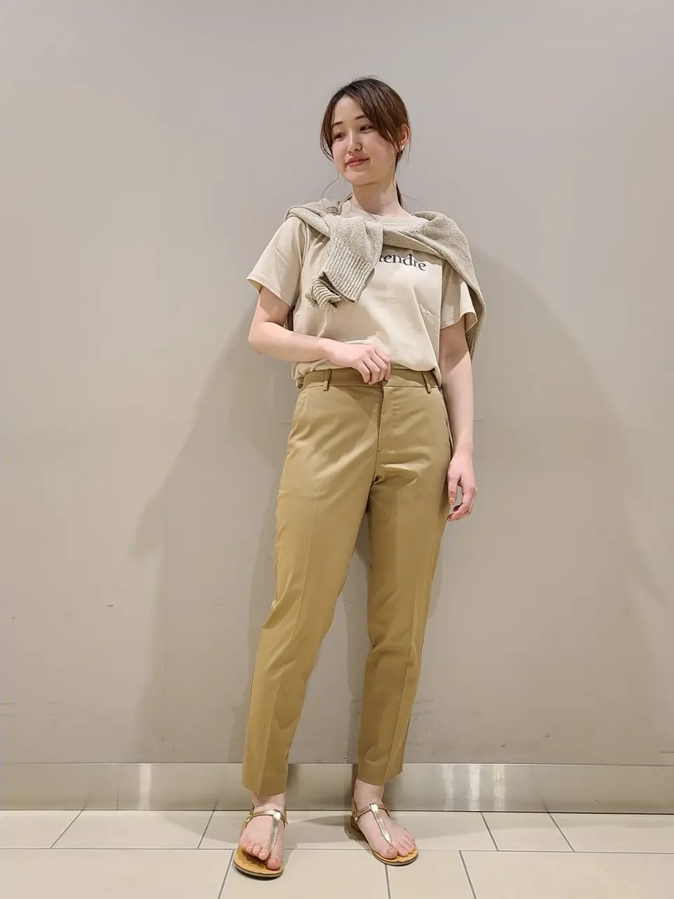  スタッフ. コーディネート画像