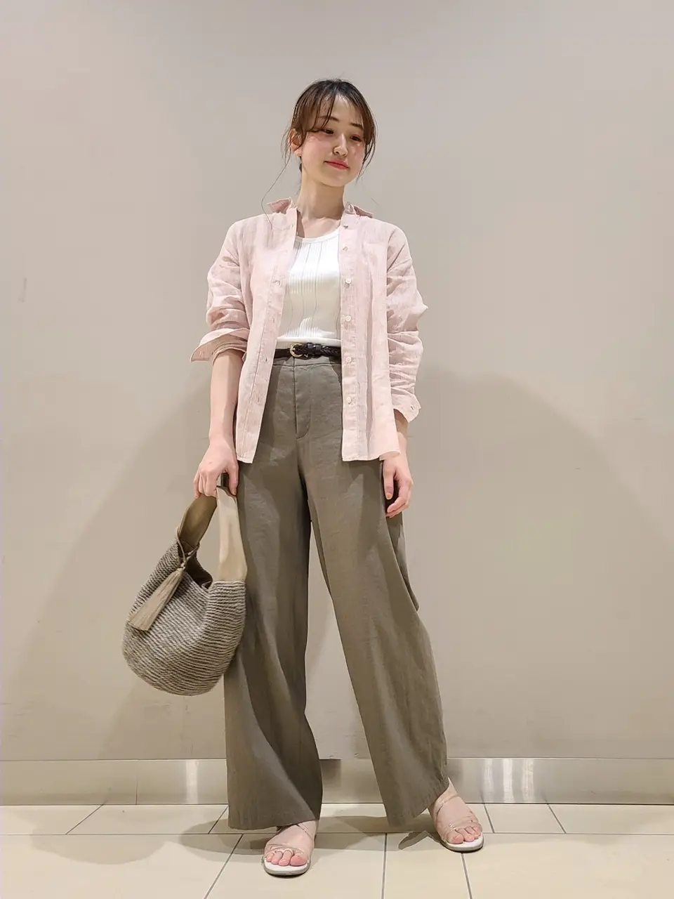  スタッフ. コーディネート画像