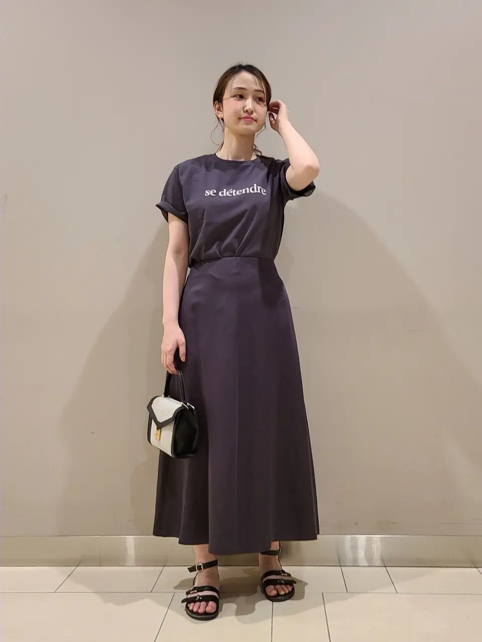  スタッフ. コーディネート画像