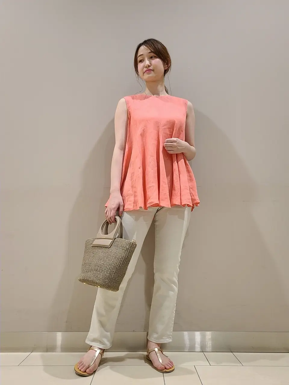  スタッフ. コーディネート画像